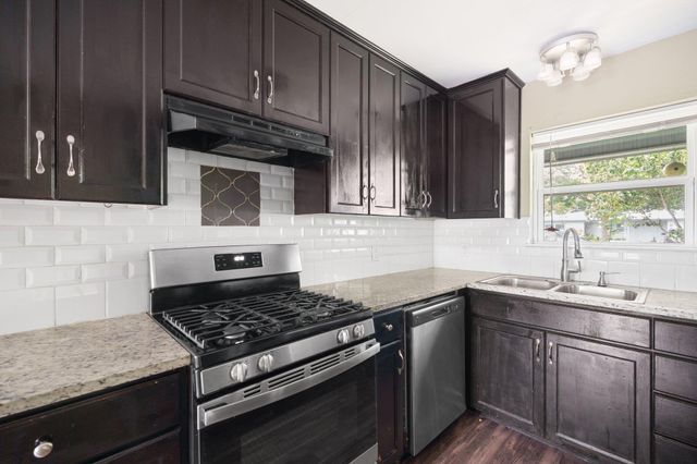 1422 Yorkshire DR, Austin, TX 78723