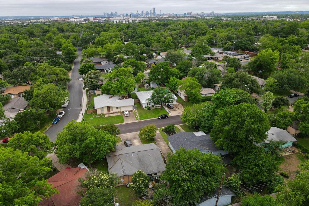 1422 Yorkshire DR, Austin, TX 78723
