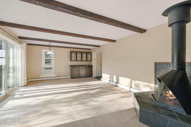 19980 W Clairview Court, Grosse Pointe Woods, MI 48236