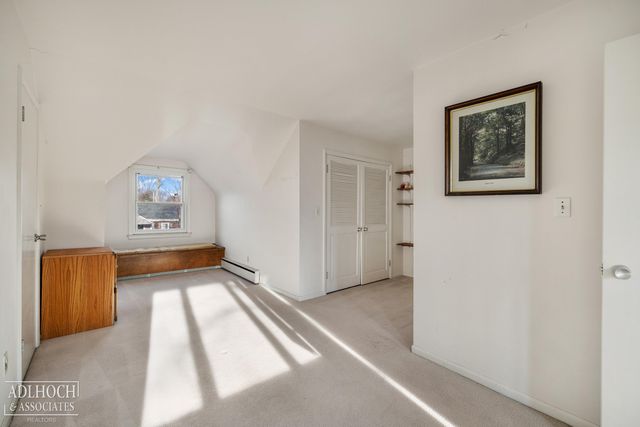 19980 W Clairview Court, Grosse Pointe Woods, MI 48236