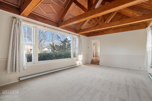 19980 W Clairview Court, Grosse Pointe Woods, MI 48236