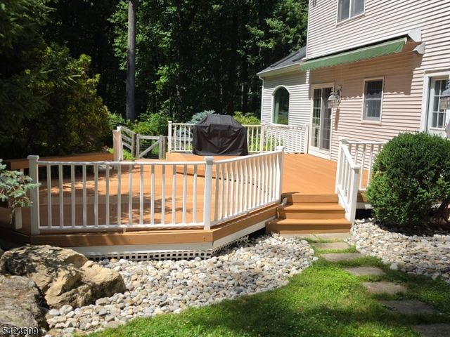 11 Devonald Dr, Bethlehem Twp., NJ 08802