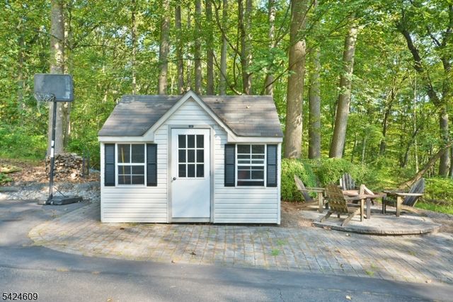 11 Devonald Dr, Bethlehem Twp., NJ 08802