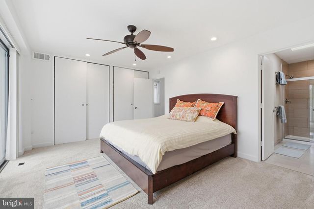 4848 RESERVOIR RD NW, Washington, DC 20007