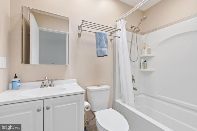 4848 RESERVOIR RD NW, Washington, DC 20007