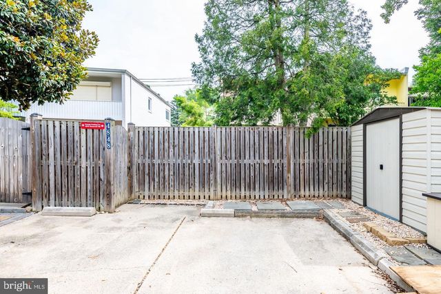 4848 RESERVOIR RD NW, Washington, DC 20007