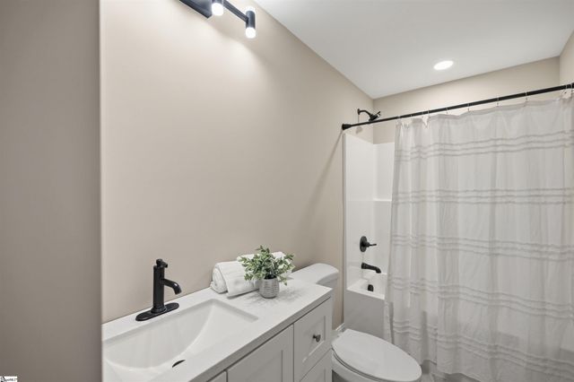 1606 S Murray Ave Extension, Anderson, SC 29624