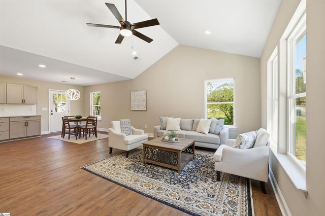 1606 S Murray Ave Extension, Anderson, SC 29624