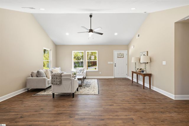 1606 S Murray Ave Extension, Anderson, SC 29624