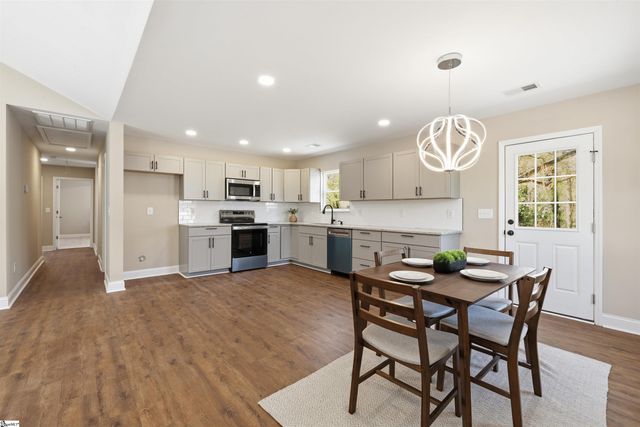 1606 S Murray Ave Extension, Anderson, SC 29624