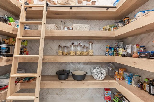 160 SW 52nd TER, Cape Coral, FL 33914