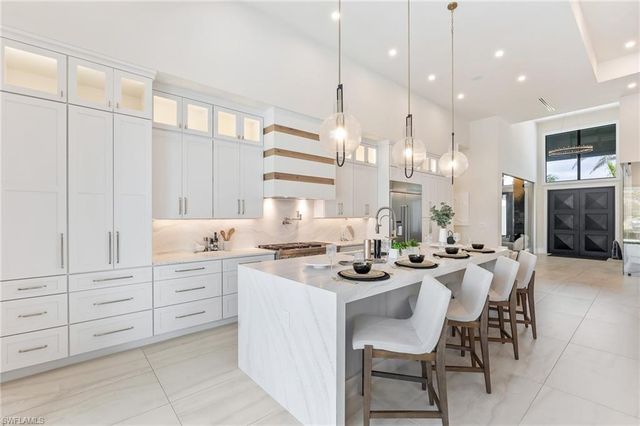 160 SW 52nd TER, Cape Coral, FL 33914