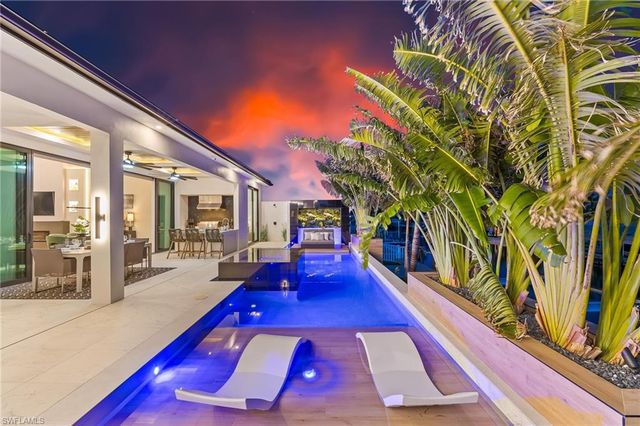 160 SW 52nd TER, Cape Coral, FL 33914