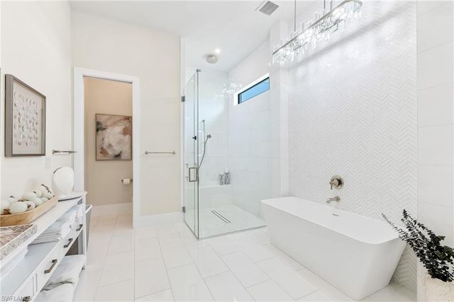 160 SW 52nd TER, Cape Coral, FL 33914