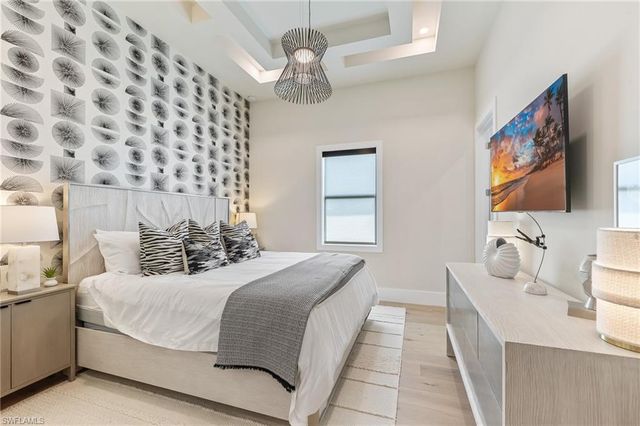 160 SW 52nd TER, Cape Coral, FL 33914