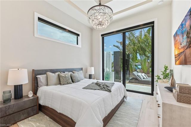 160 SW 52nd TER, Cape Coral, FL 33914