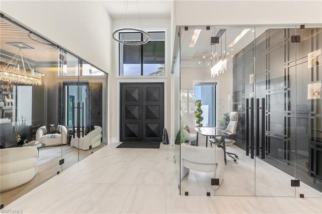 160 SW 52nd TER, Cape Coral, FL 33914