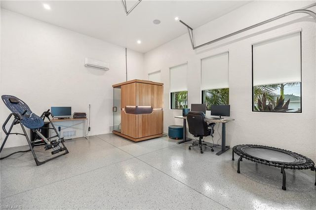 160 SW 52nd TER, Cape Coral, FL 33914