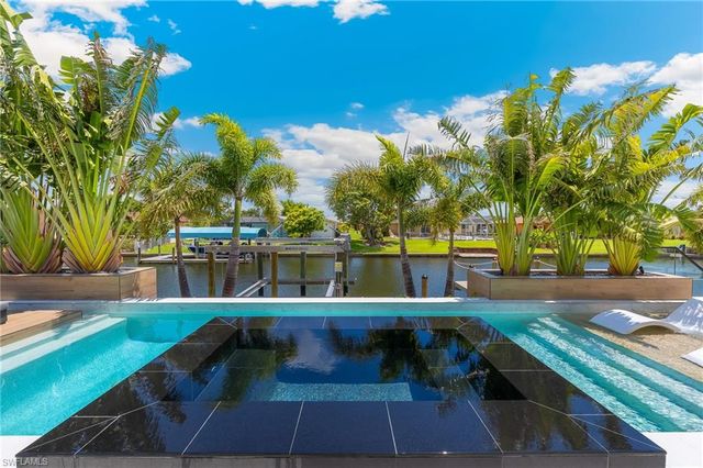 160 SW 52nd TER, Cape Coral, FL 33914