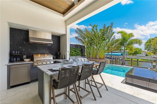 160 SW 52nd TER, Cape Coral, FL 33914