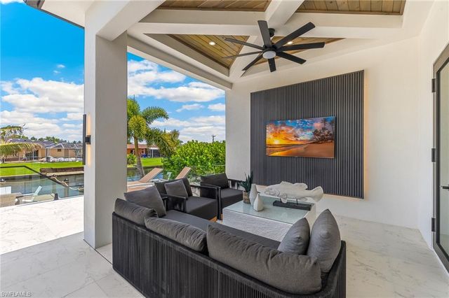 160 SW 52nd TER, Cape Coral, FL 33914