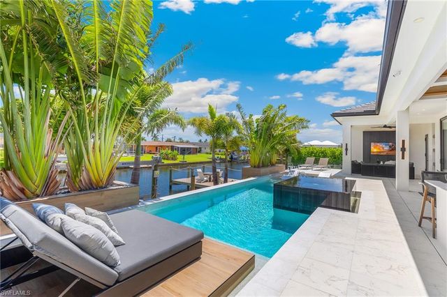 160 SW 52nd TER, Cape Coral, FL 33914