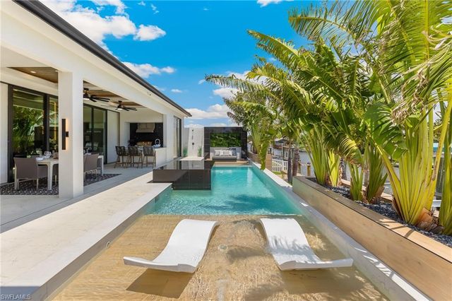 160 SW 52nd TER, Cape Coral, FL 33914