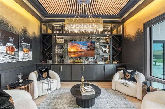 160 SW 52nd TER, Cape Coral, FL 33914