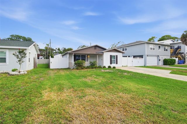 1842 SHORE ACRES BOULEVARD NE, St Petersburg, FL 33703