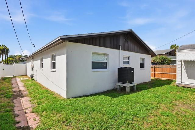 1842 SHORE ACRES BOULEVARD NE, St Petersburg, FL 33703