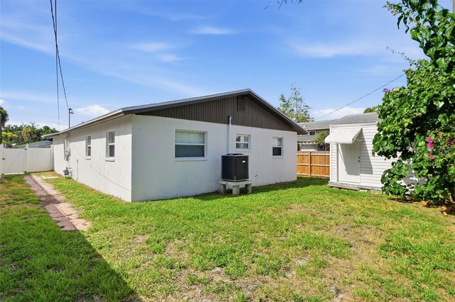 1842 SHORE ACRES BOULEVARD NE, St Petersburg, FL 33703