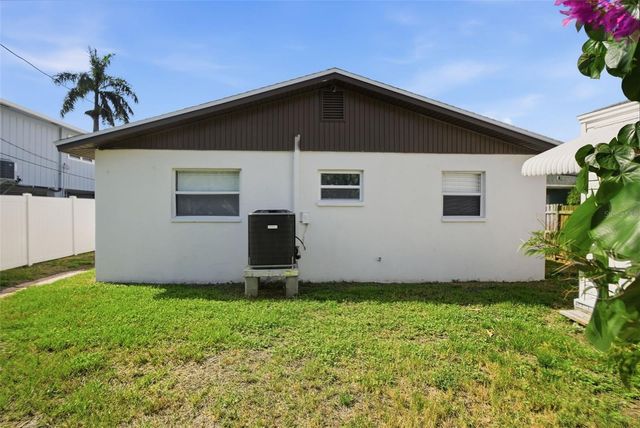 1842 SHORE ACRES BOULEVARD NE, St Petersburg, FL 33703