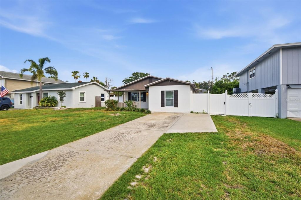 1842 SHORE ACRES BOULEVARD NE, St Petersburg, FL 33703