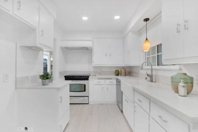 23154 Mariano, Woodland Hills, CA 91367