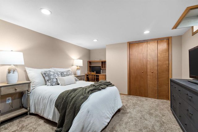 978 EVANS STREET, Neenah, WI 54956