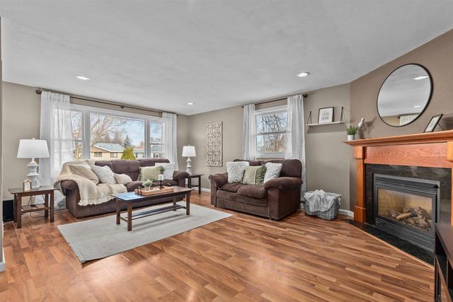 978 EVANS STREET, Neenah, WI 54956