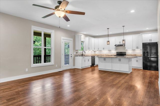 488 Prater Rd, Smithville, TN 37166