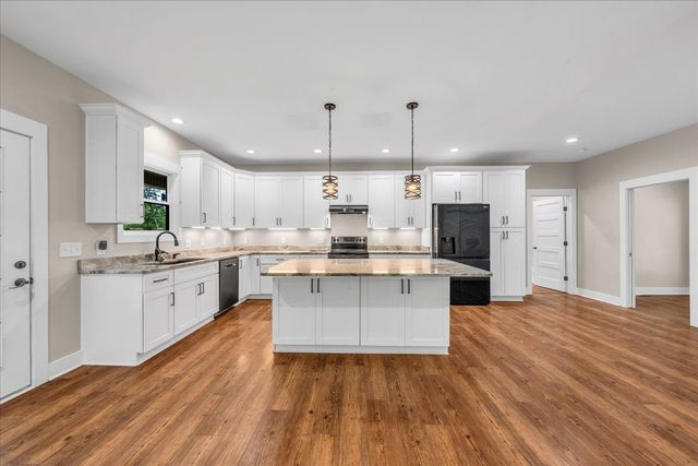 488 Prater Rd, Smithville, TN 37166