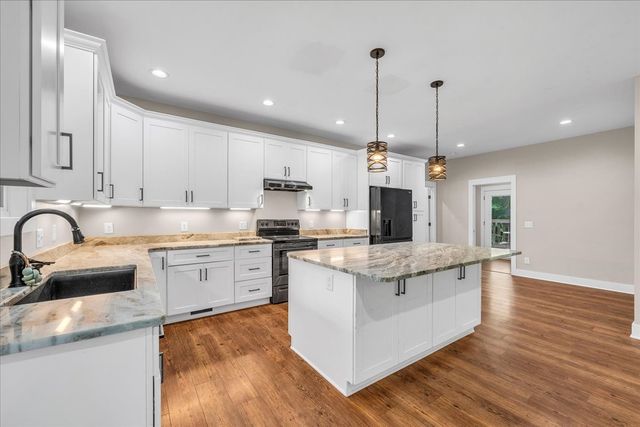 488 Prater Rd, Smithville, TN 37166