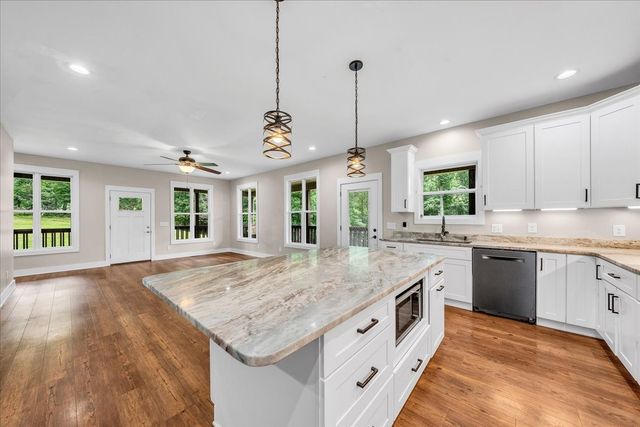488 Prater Rd, Smithville, TN 37166