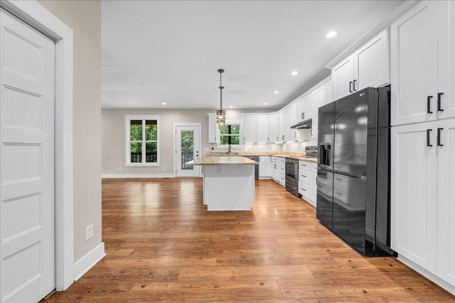 488 Prater Rd, Smithville, TN 37166