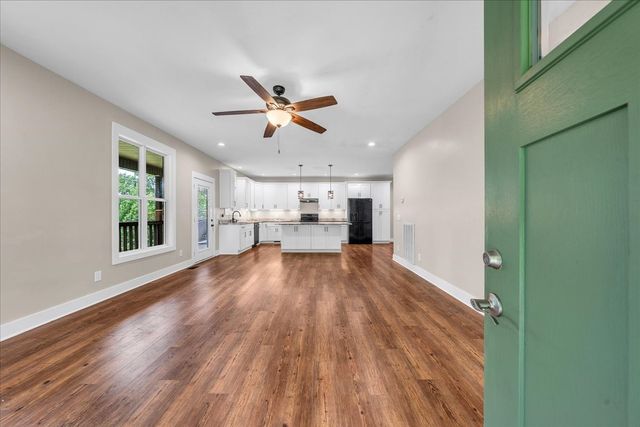 488 Prater Rd, Smithville, TN 37166