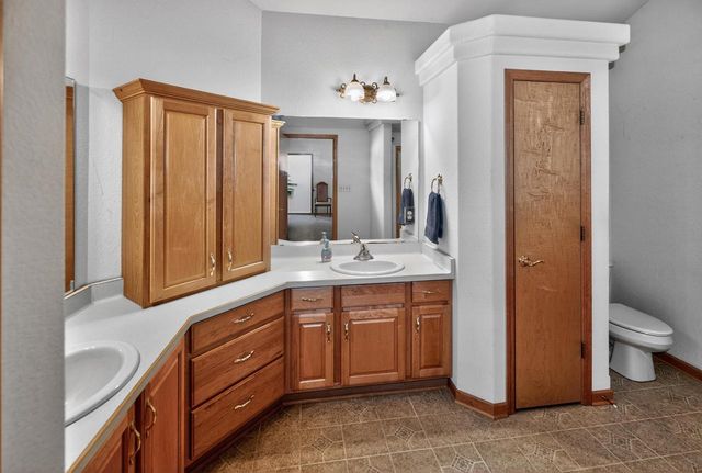 8244 Anna AVENUE, Waterford, WI 53185