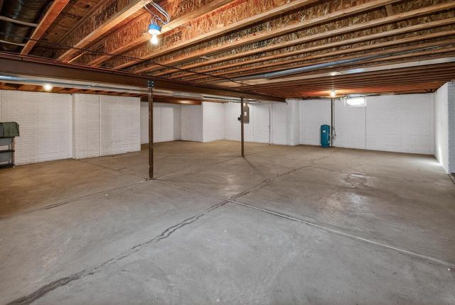 8244 Anna AVENUE, Waterford, WI 53185