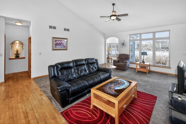 8244 Anna AVENUE, Waterford, WI 53185