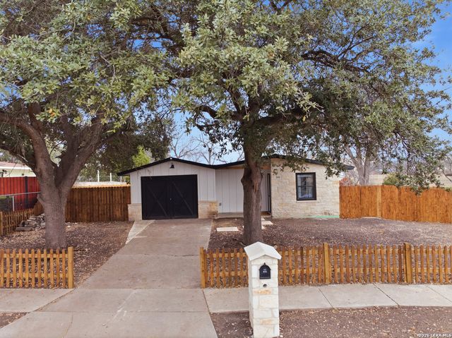 2050 Springvale, San Antonio, TX 78227