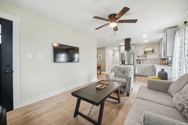 2050 Springvale, San Antonio, TX 78227