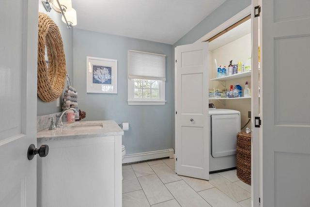 99 Flagler Dr, Holden, MA 01520