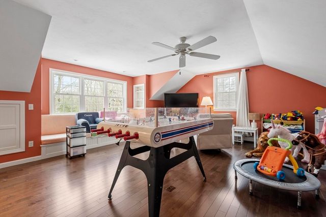 99 Flagler Dr, Holden, MA 01520