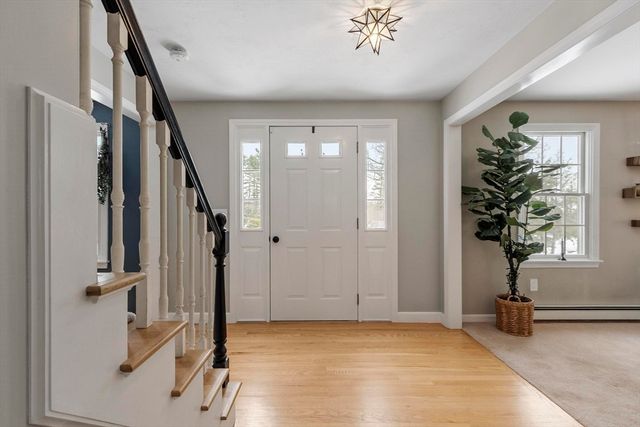 99 Flagler Dr, Holden, MA 01520